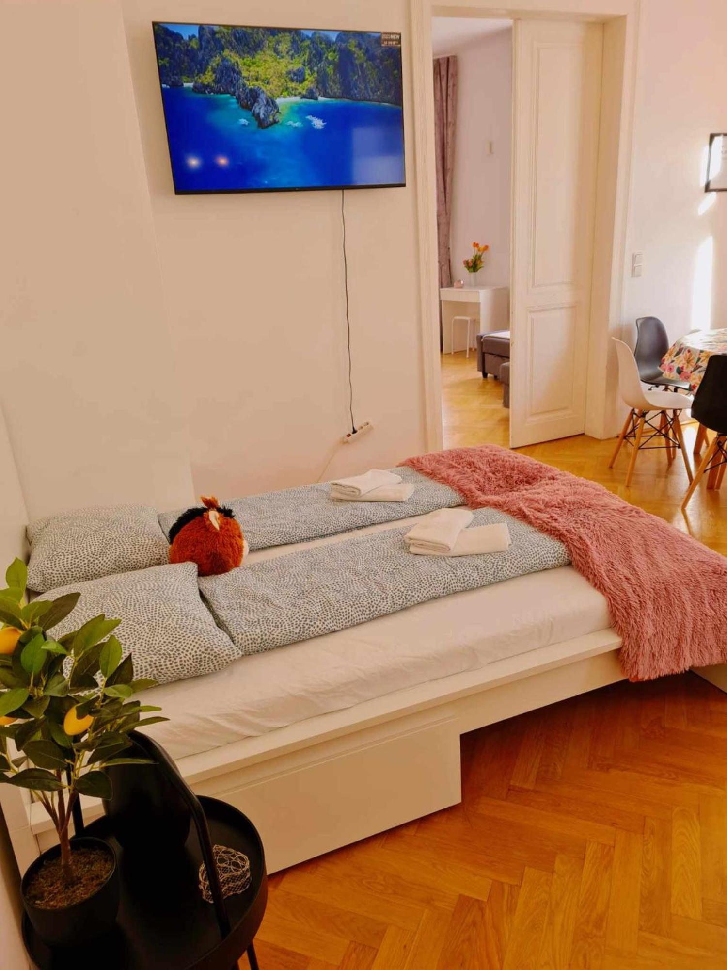 Central And Round 3 Minutes To City Shopping Center And Schoenbrunn Palace 비엔나 외부 사진