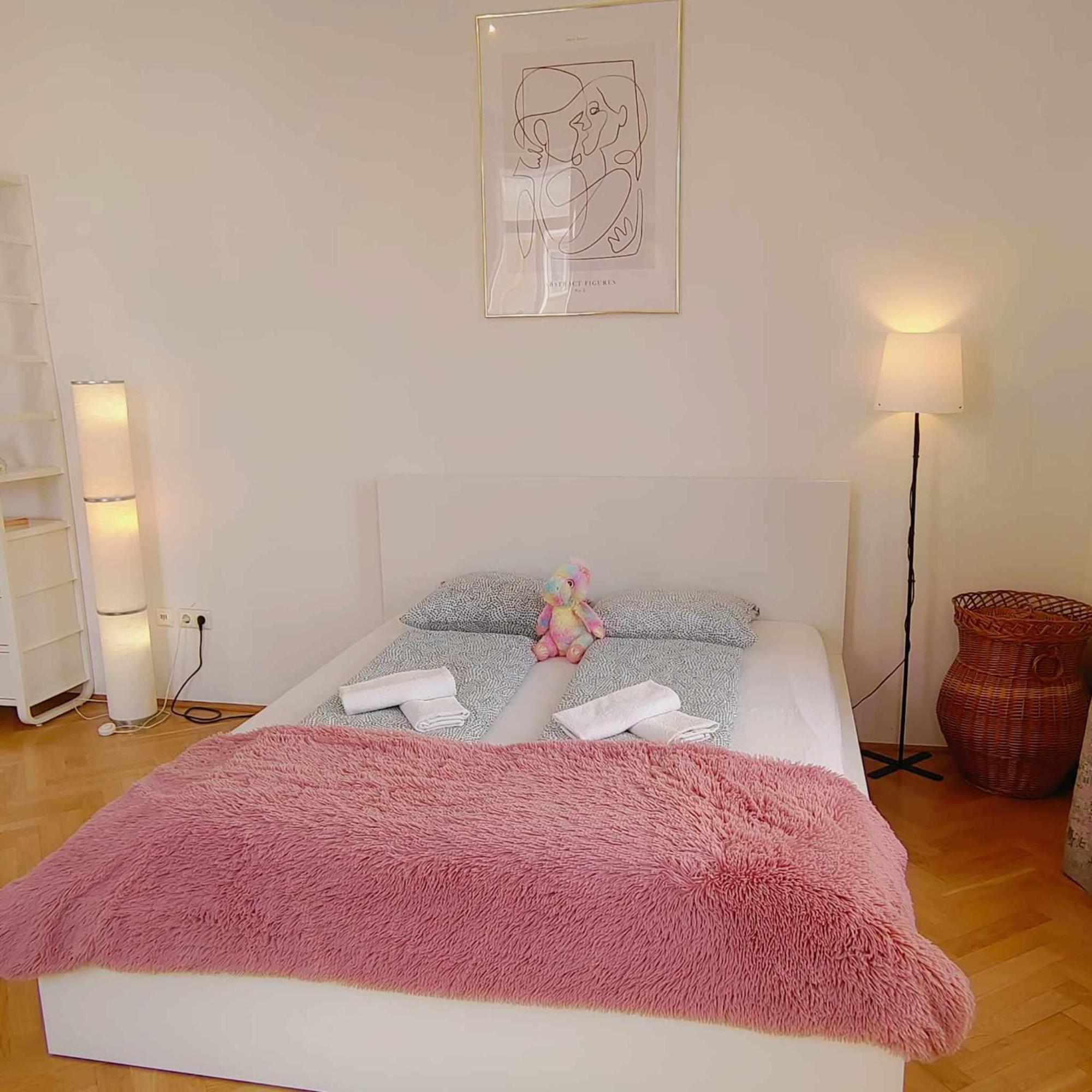 Central And Round 3 Minutes To City Shopping Center And Schoenbrunn Palace 비엔나 외부 사진